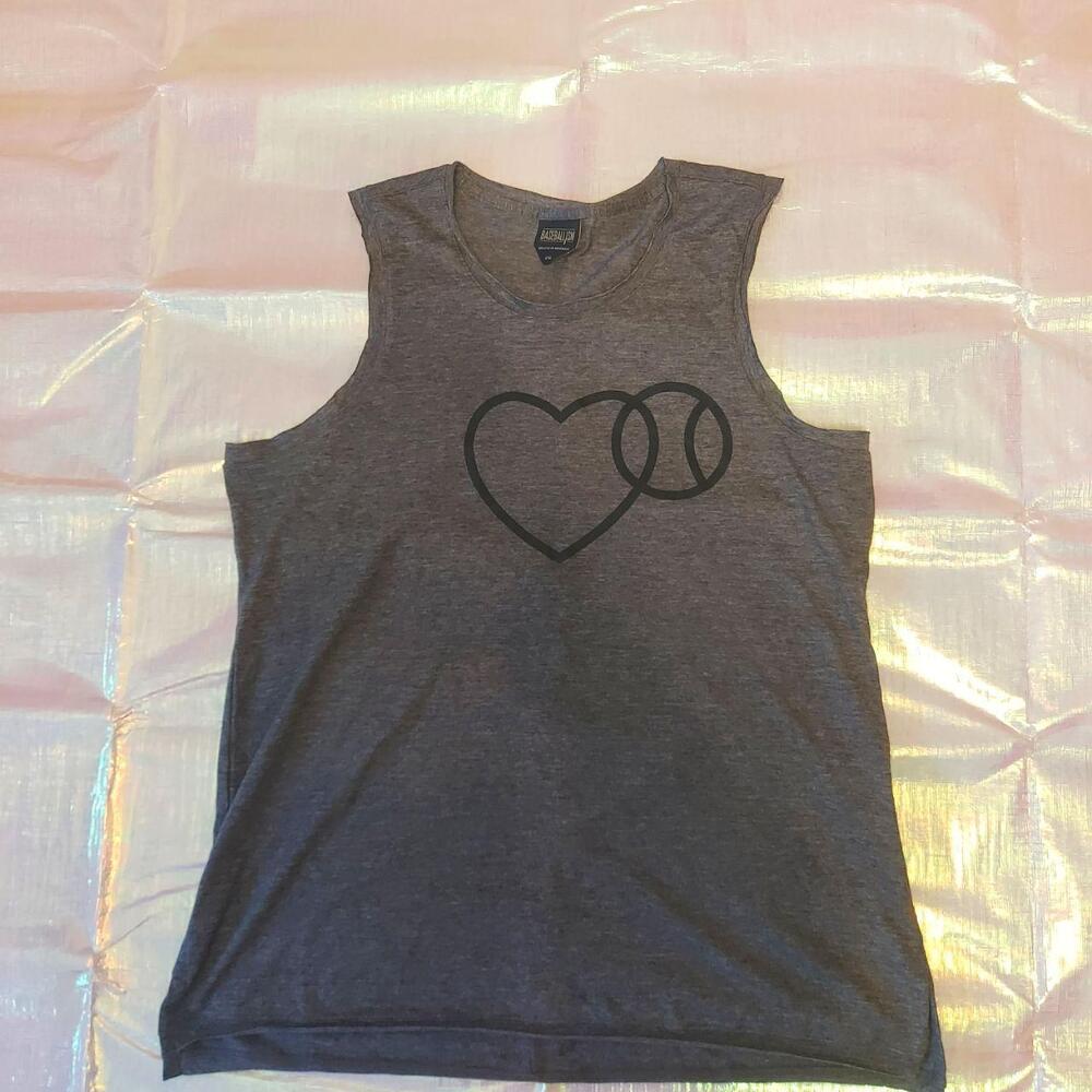 Baseballism tank with heart and baseball size XXL but looks more like a L